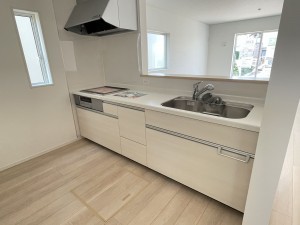 坂井市春江町江留上、新築一戸建てのキッチン画像です