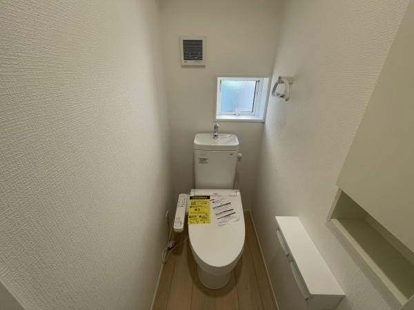 坂井市春江町江留上、新築一戸建てのトイレ画像です