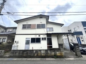 福井市寺前町、中古一戸建ての外観画像です