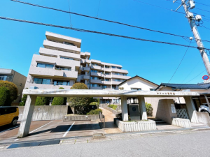 福井市松本、マンションの外観画像です