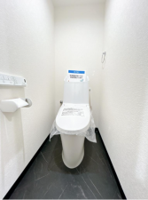 福井市松本、マンションのトイレ画像です