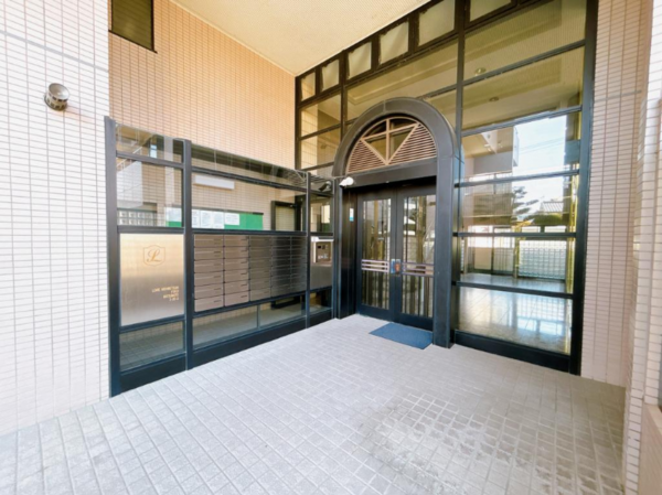 福井市松本、マンションのエントランス画像です