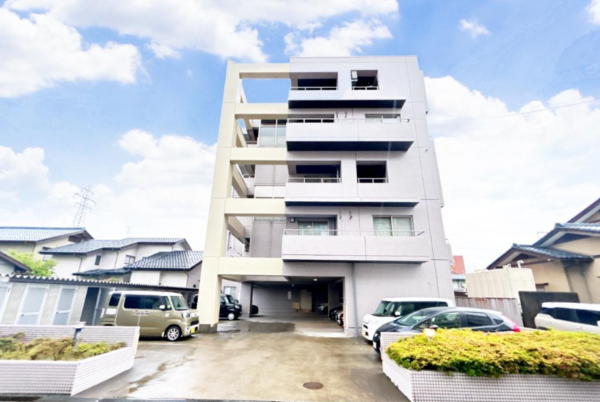 福井市二の宮、マンションの外観画像です