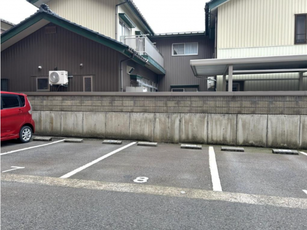 福井市文京、マンションの駐車場画像です