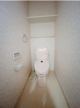 福井市加茂河原、中古一戸建てのトイレ画像です
