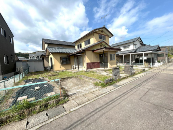 福井市四十谷町、中古一戸建ての外観画像です