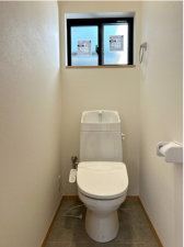 福井市足羽、中古一戸建てのトイレ画像です