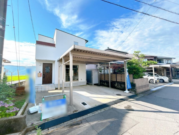 福井市運動公園、中古一戸建ての外観画像です