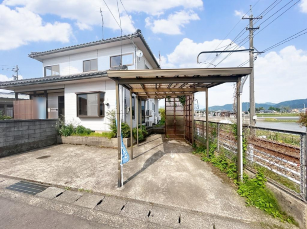福井市若栄町、中古一戸建ての外観画像です