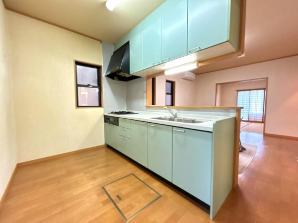 福井市松本、中古一戸建てのキッチン画像です