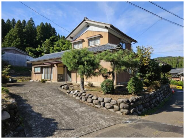 福井市鹿俣町、中古一戸建ての外観画像です