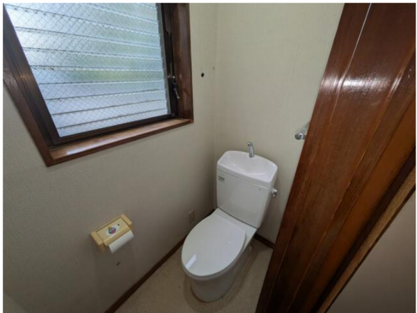福井市日之出、中古一戸建てのトイレ画像です