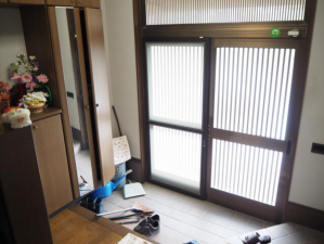 福井市鮎川町、中古一戸建ての玄関画像です