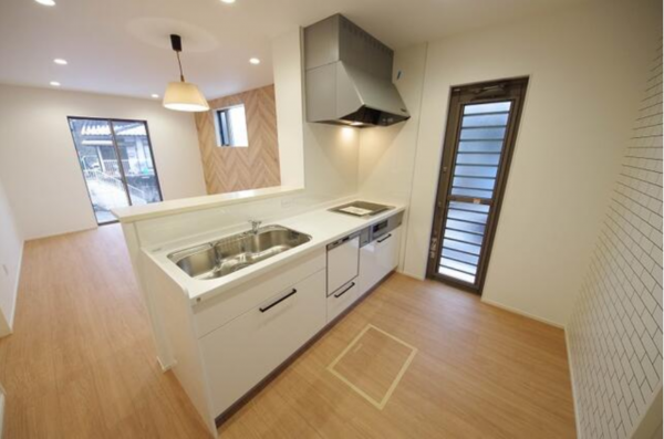 福井市中野、中古一戸建てのキッチン画像です