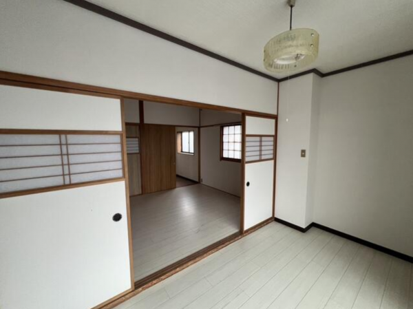 福井市文京、中古一戸建ての居間画像です
