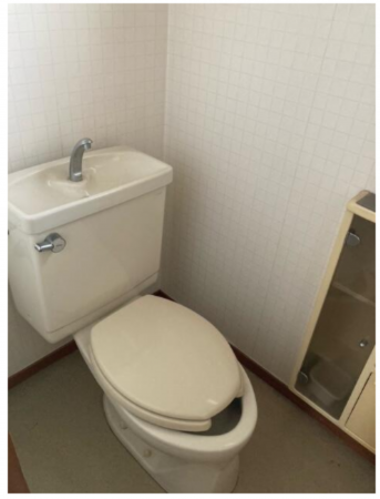 福井市花月、中古一戸建てのトイレ画像です