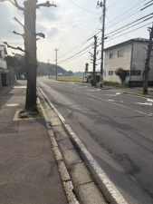 福井市江守の里、土地の前面道路を含む現地写真画像です