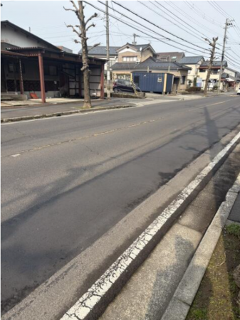福井市江守の里、土地の前面道路を含む現地写真画像です