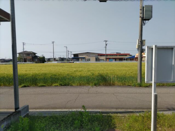 福井市北今泉町、土地の前面道路を含む現地写真画像です