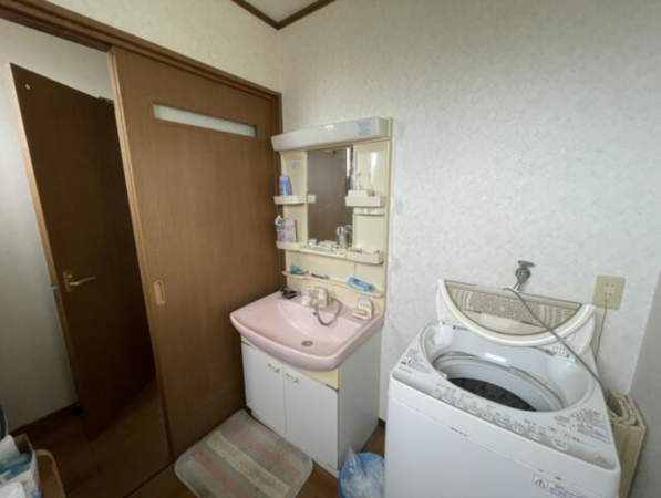 坂井市坂井町蛸、中古一戸建ての洗面画像です