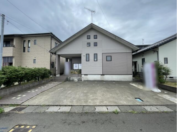 坂井市坂井町蛸、中古一戸建ての外観画像です