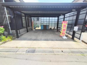 坂井市丸岡町八ケ郷、中古一戸建ての駐車場画像です
