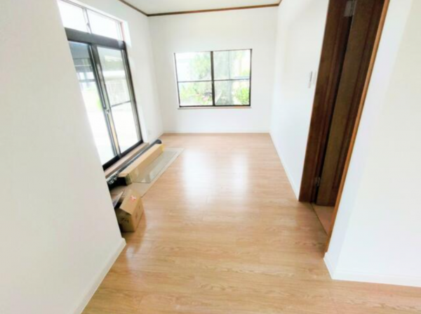 坂井市丸岡町八ケ郷、中古一戸建ての居間画像です