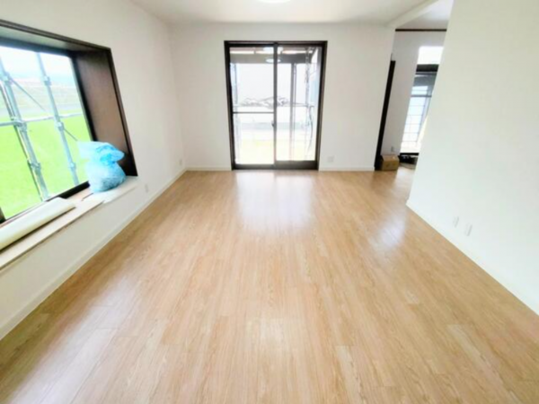 坂井市丸岡町八ケ郷、中古一戸建ての居間画像です