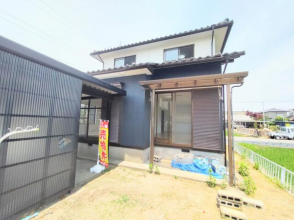 坂井市丸岡町八ケ郷、中古一戸建ての外観画像です