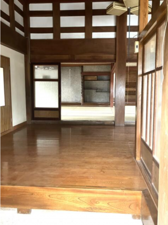 坂井市丸岡町野中山王、中古一戸建ての玄関画像です