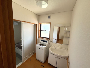 福井市糸崎町、中古一戸建ての洗面画像です