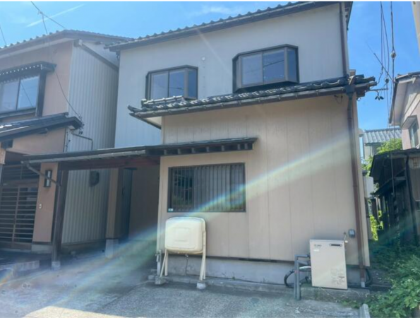 福井市文京、中古一戸建ての外観画像です