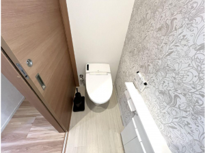 福井市舟橋、中古一戸建てのトイレ画像です