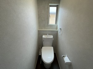 坂井市春江町為国、中古一戸建てのトイレ画像です
