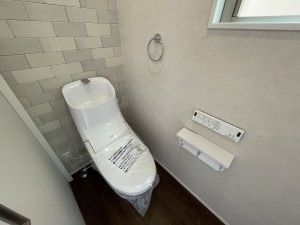 坂井市春江町為国、中古一戸建てのトイレ画像です