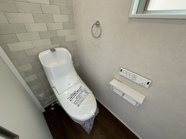 坂井市春江町為国、中古一戸建てのトイレ画像です