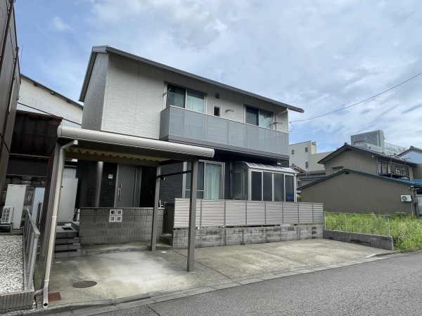 福井市松本、中古一戸建ての外観画像です