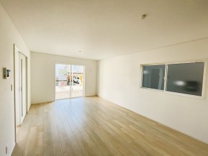 鯖江市神中町、新築一戸建ての居間画像です