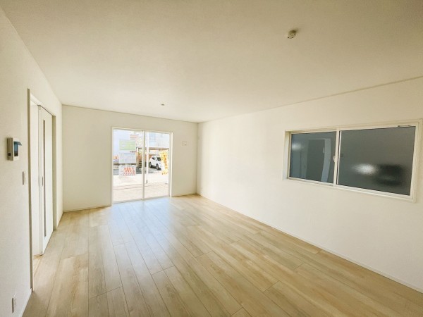 鯖江市神中町、新築一戸建ての居間画像です