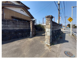 いすみ市岬町、中古一戸建ての前面道路を含む現地写真画像です