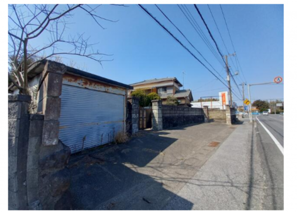 いすみ市岬町、中古一戸建ての前面道路を含む現地写真画像です