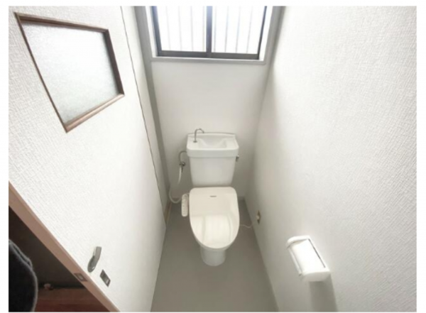 いすみ市岬町、中古一戸建てのトイレ画像です