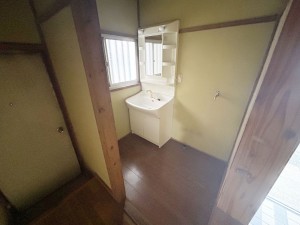 勝浦市沢倉、中古一戸建ての洗面画像です