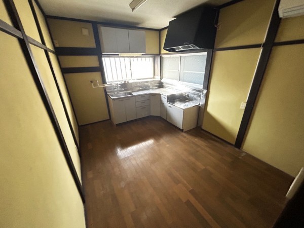 勝浦市沢倉、中古一戸建てのキッチン画像です