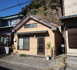 勝浦市松部、中古一戸建ての外観画像です