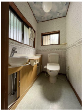 長生郡長南町千田、中古一戸建てのトイレ画像です