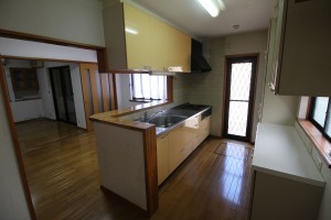 勝浦市串浜、中古一戸建てのキッチン画像です