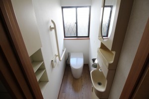 勝浦市串浜、中古一戸建てのトイレ画像です