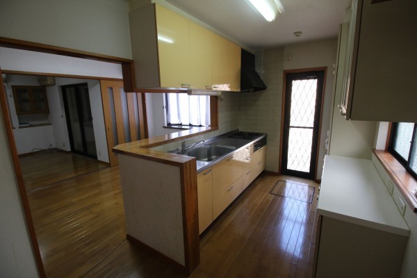 勝浦市串浜、中古一戸建てのキッチン画像です
