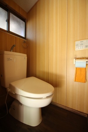 いすみ市若山、中古一戸建てのトイレ画像です